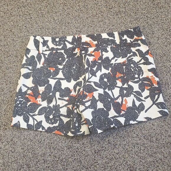 Ann Taylor Petite Shorts - Picture 3 of 4